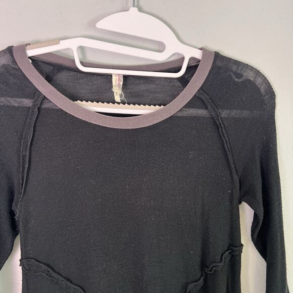 Intimately Free People Top/Sweater Women's Size XS Black w/Grey Collar Raw Hem - Picture 3 of 8
